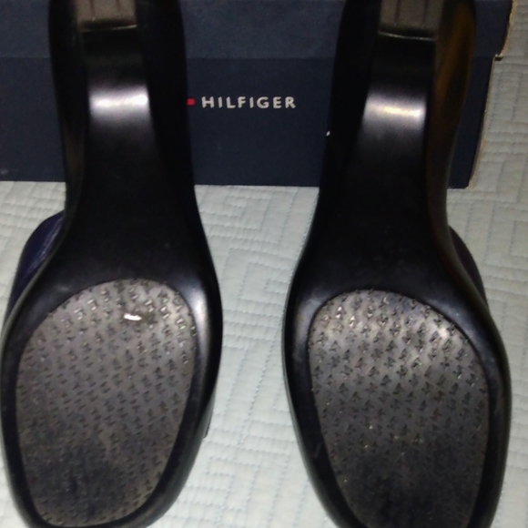 TOMMY HILFIGER NAVY SIZE 7 SANDAL - Picture 4 of 5
